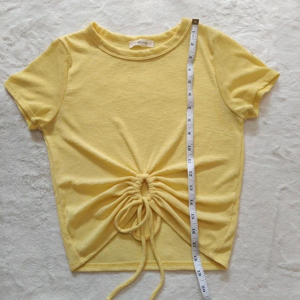 Love Culture Size Small Yellow Tie Front Key Hole Rib-knit Crop Top Short Sleeve